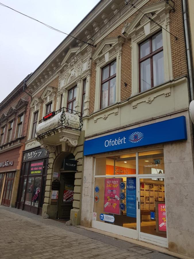 Grand Paradise Apartman Miskolc Eksteriør bilde